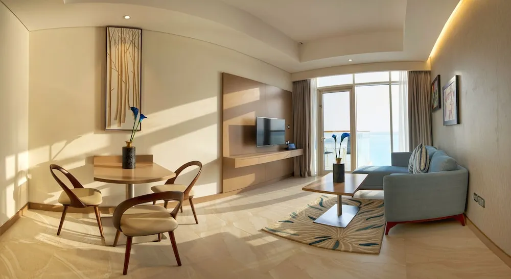 One-Bedroom Suite with Sea View and Hotel Private Beach Access