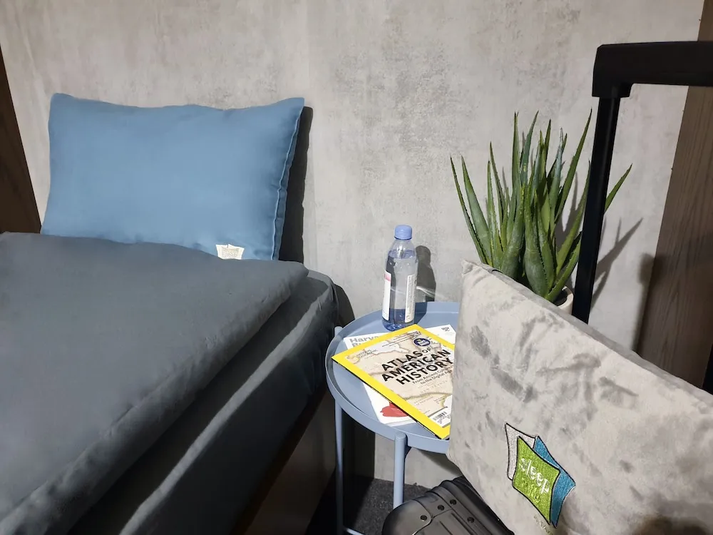 Single YAWN lite Cabin - 6 Hour Morning Stay from 07:00-13:00 hrs (7am-1pm)