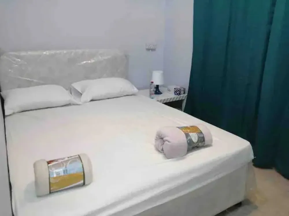 City Tek Büyük Yataklı Oda