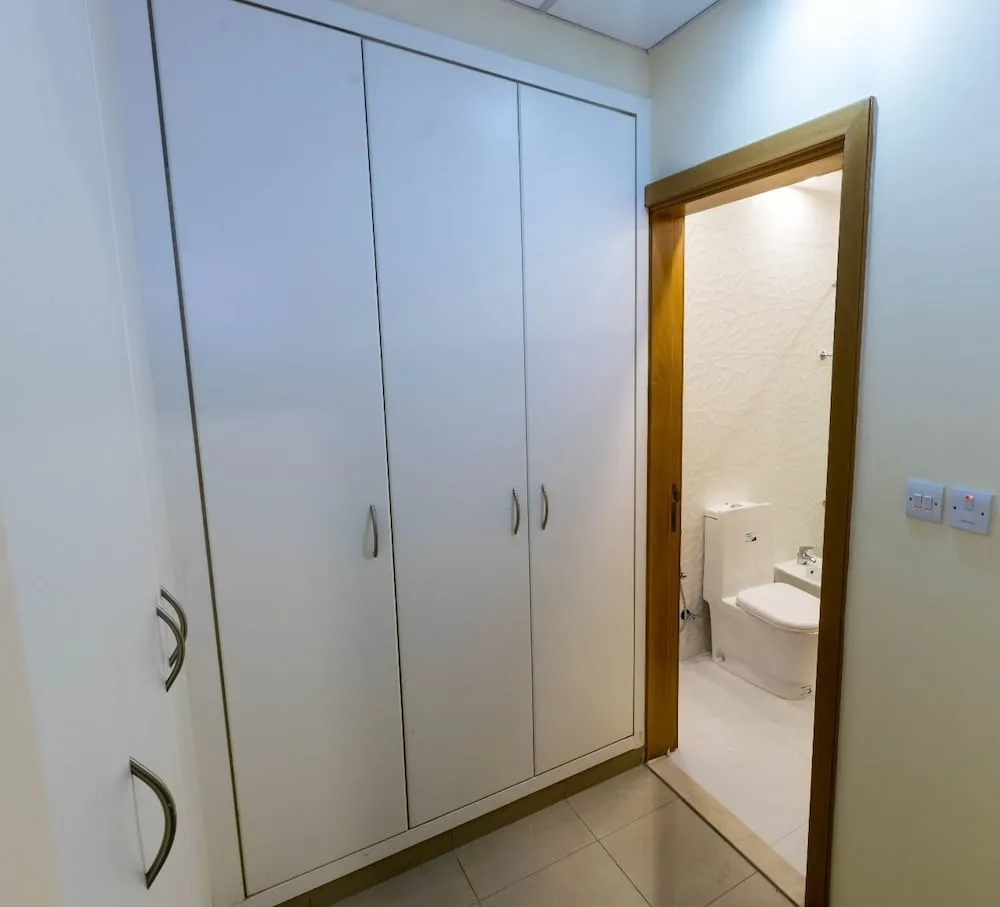 Basic Oda, Sadece kadınlar için, Kısmi Deniz Manzaralı, Kule