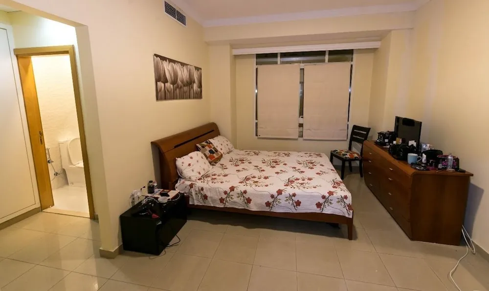 Basic Oda, Sadece kadınlar için, Kısmi Deniz Manzaralı, Kule
