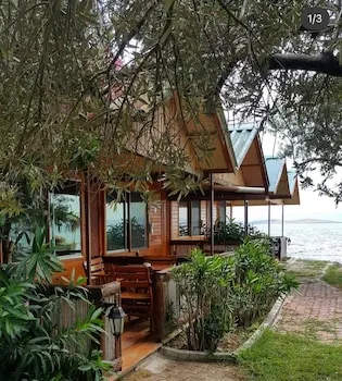 Ada Camp Otel
