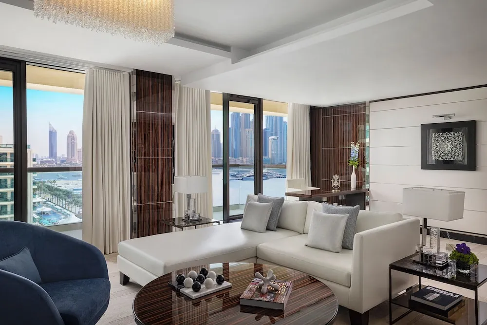 Presidential Suite with Sea View Club Lounge Evening Cocktail Hours, Private Balcony