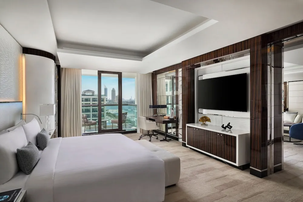 Presidential Suite with Sea View Club Lounge Evening Cocktail Hours, Private Balcony