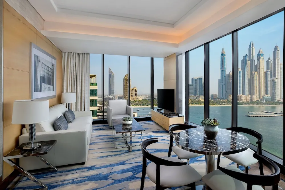 Palm Family Suite with Balcony and Sea View Club Lounge Evening Cocktail Hours, Private Balcony