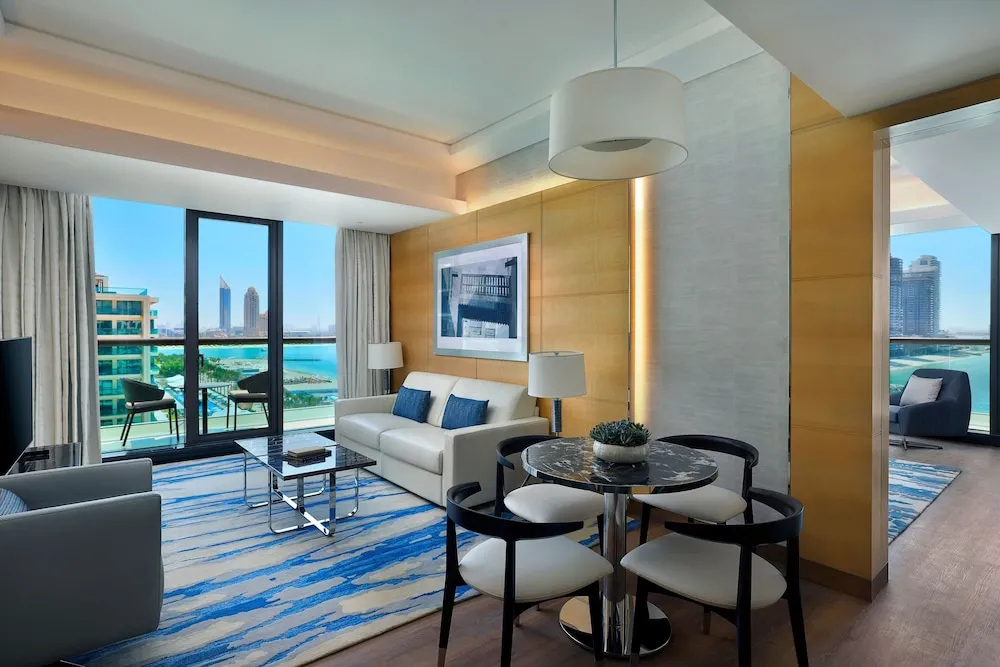 Palm Family Suite with Balcony and Sea View Club Lounge Evening Cocktail Hours, Private Balcony