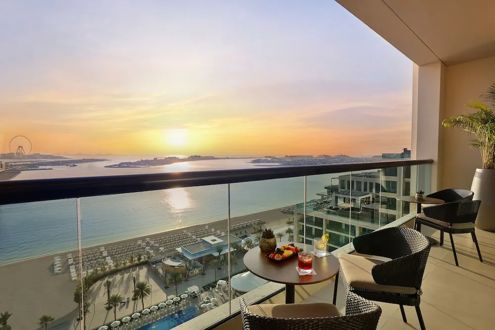 M Club 2 Double Beds Club Lounge - Evening Cocktail Hours, Private Balcony, Direct Access to Beach