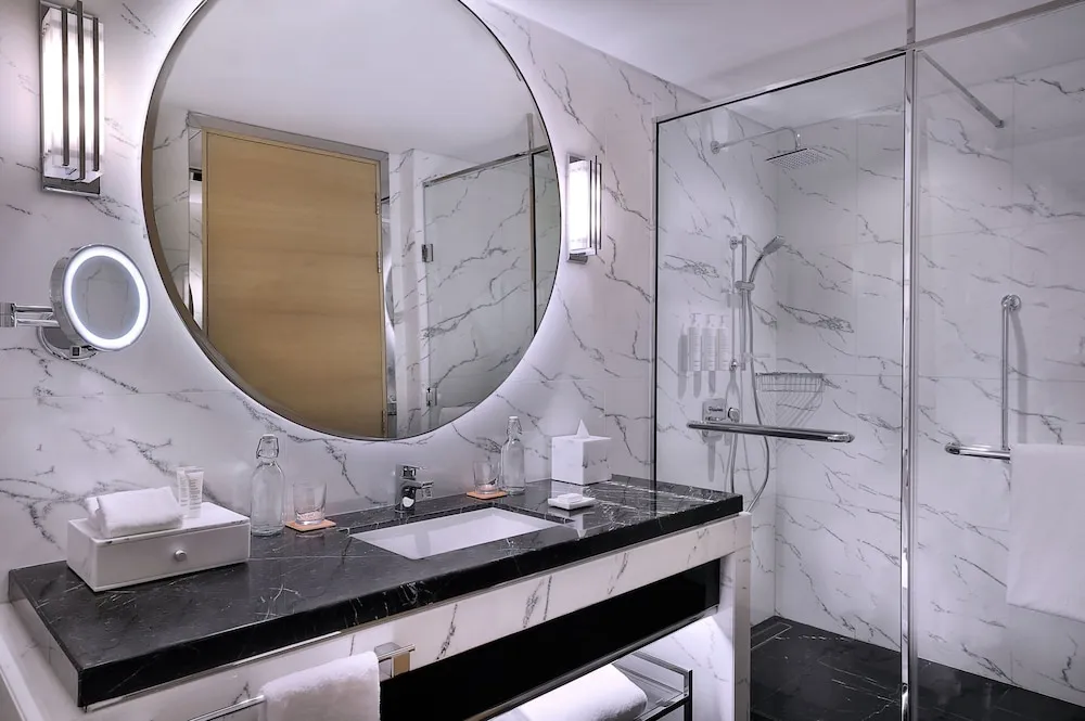 Palm Sea View Room with 2 Double Beds Private Balcony, Direct Access to Beach