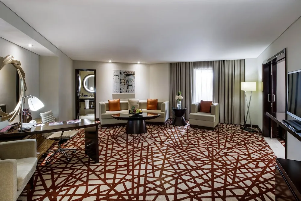 Süit, 1 Yatak Odası, engellilere uygun küvet, Club Dinlenme Salonu Girişi (Business Lounge Access)