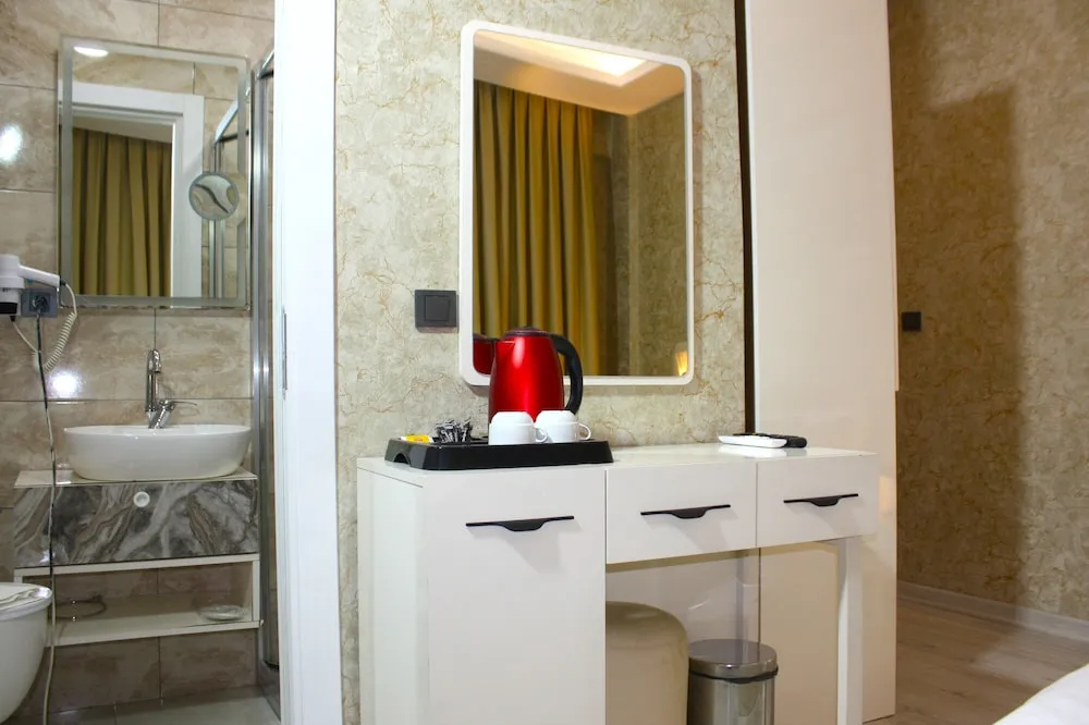 Deluxe Tek Büyük Yataklı Oda
