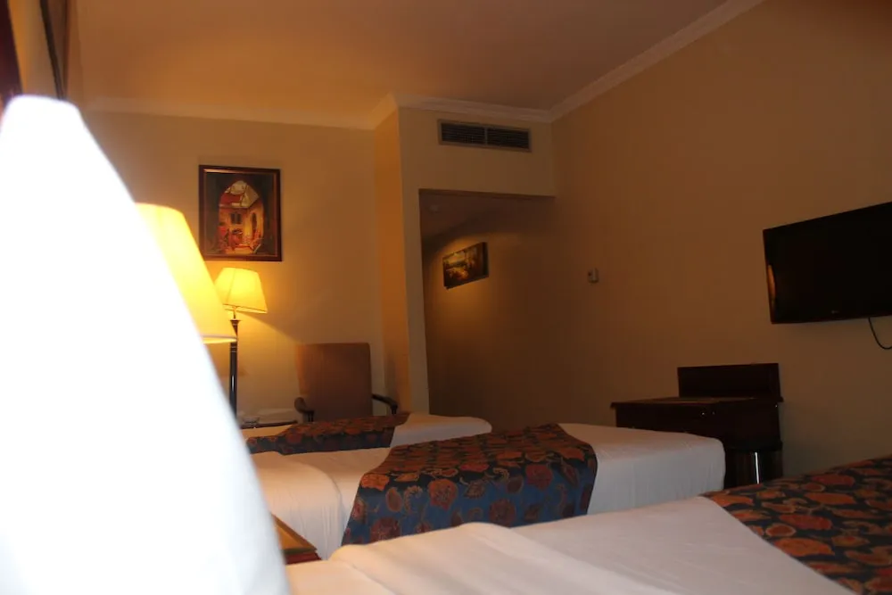 Tek Büyük veya İki Ayrı Yataklı Oda