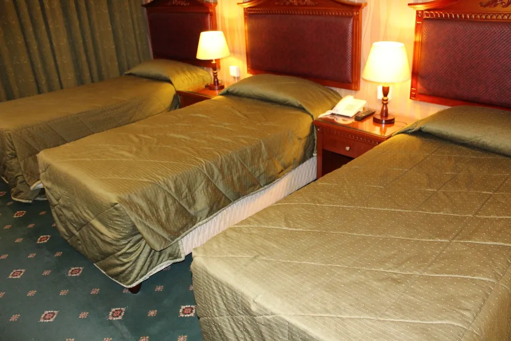 Tek Büyük veya İki Ayrı Yataklı Oda