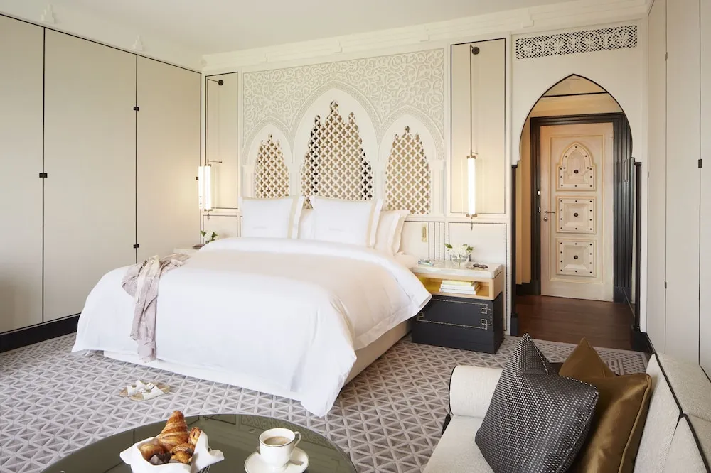 Club Arabian Room