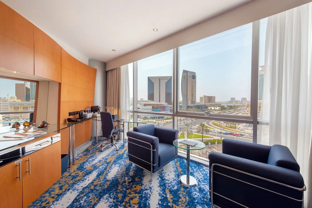 Deluxe Creekview King Bed