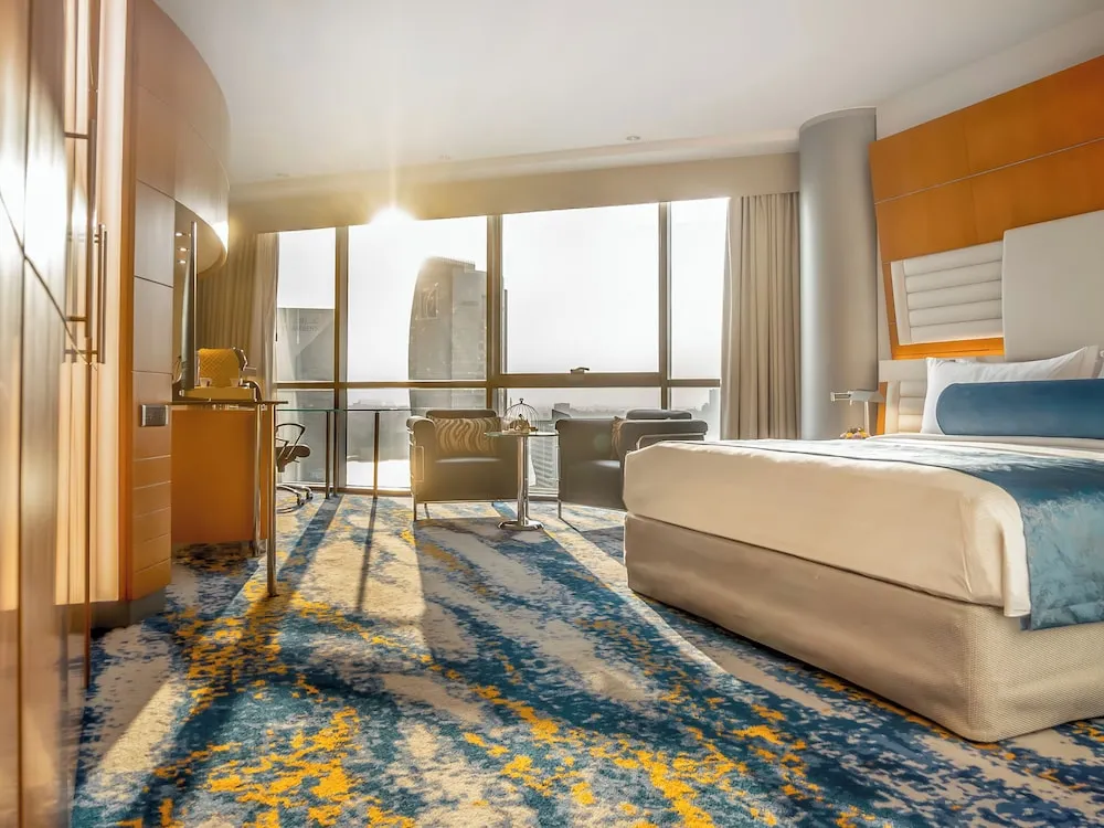 Deluxe Creekview King Bed