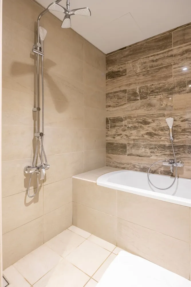 Ultra Deluxe Palm 1BR Apartment