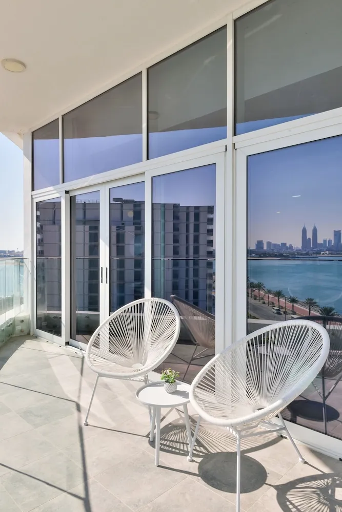 Ultra Deluxe Palm 2BR Apartment