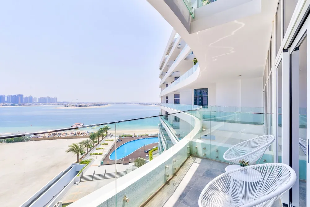 Ultra Deluxe Palm 2BR Apartment