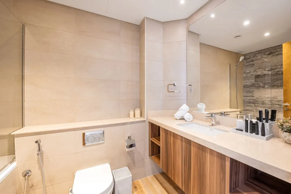 Ultra Deluxe Palm 2BR Apartment