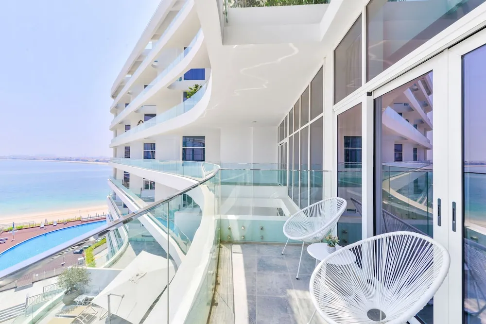 Ultra Deluxe Palm 2BR Apartment