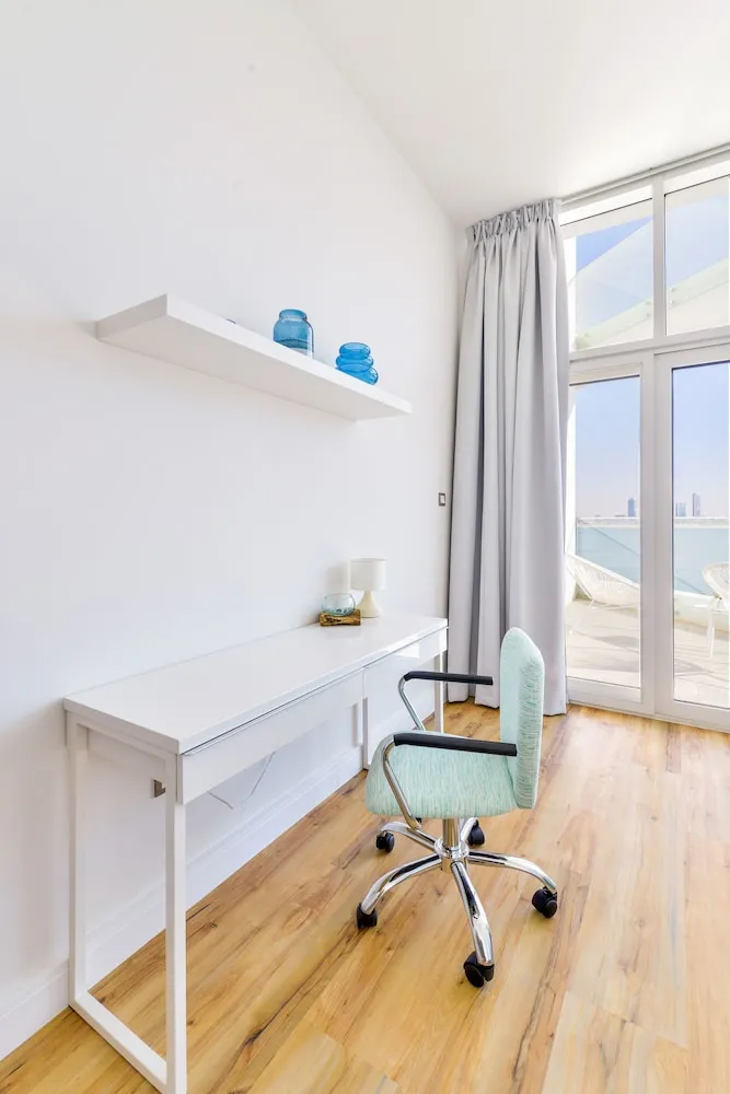 Ultra Deluxe Palm 2BR Apartment