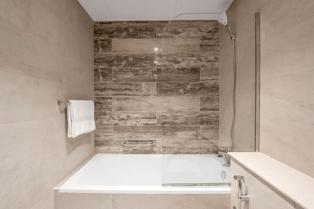 Ultra Deluxe Palm 2BR Apartment