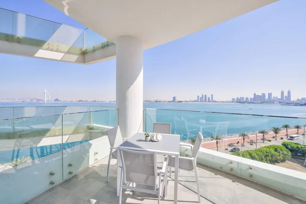 Ultra Deluxe Palm 2BR Apartment