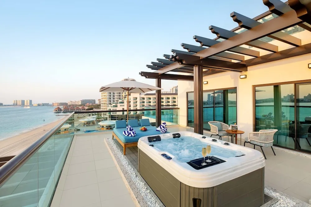 Süit, Deniz Manzaralı (Open Jacuzzi)