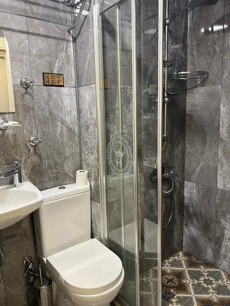 Tek Büyük Yataklı Oda, 1 Büyük (Queen) Boy Yatak, Özel Banyo, Şehir Manzaralı