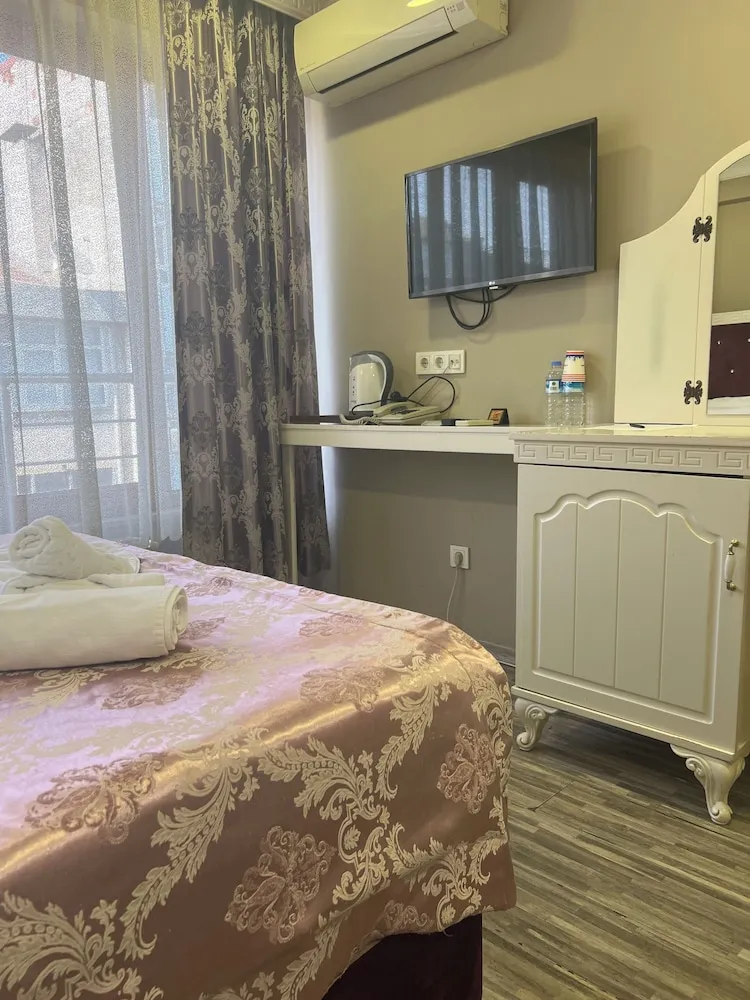 Tek Büyük Yataklı Oda, 1 Büyük (Queen) Boy Yatak, Özel Banyo, Şehir Manzaralı