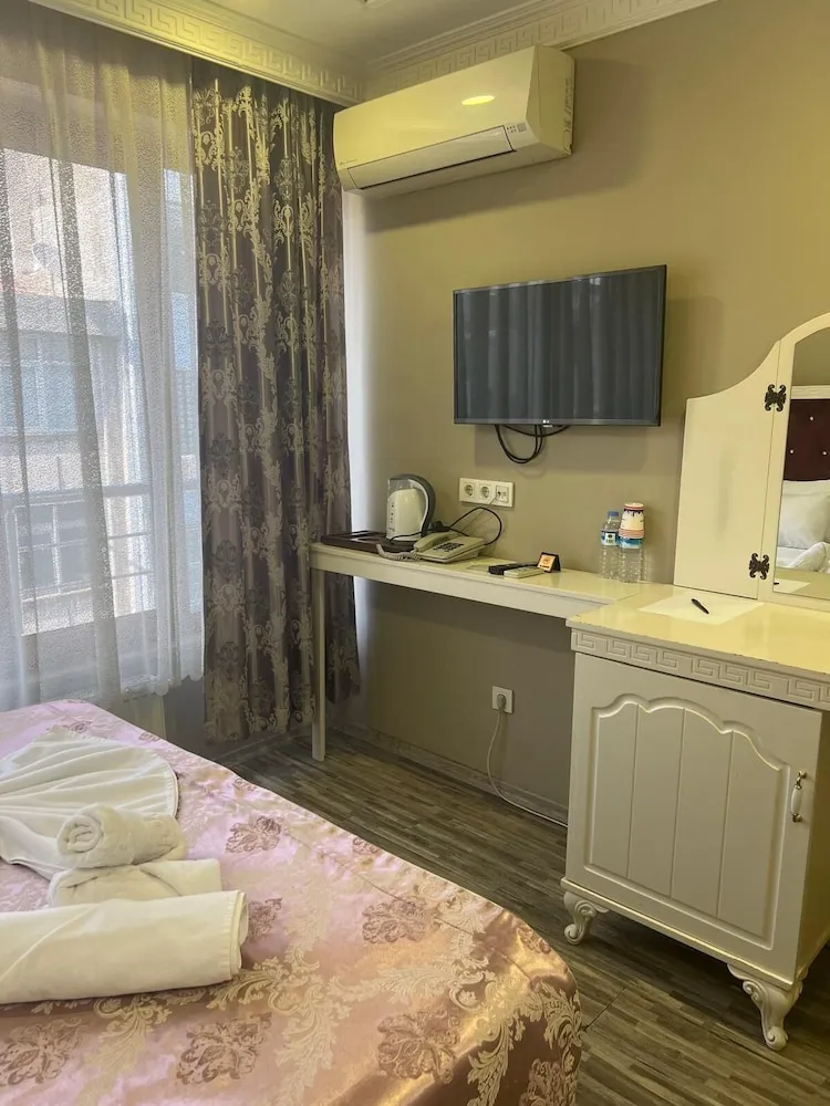 Tek Büyük Yataklı Oda, 1 Büyük (Queen) Boy Yatak, Özel Banyo, Şehir Manzaralı