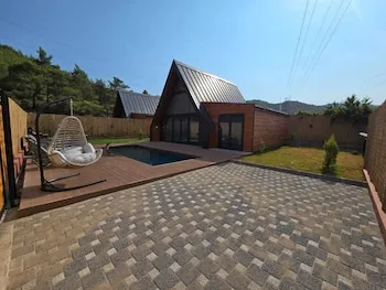 Rest Bungalow