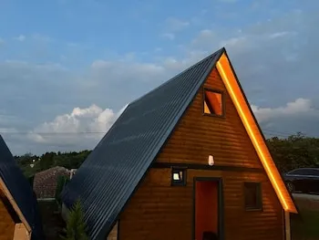Mira Bungalov