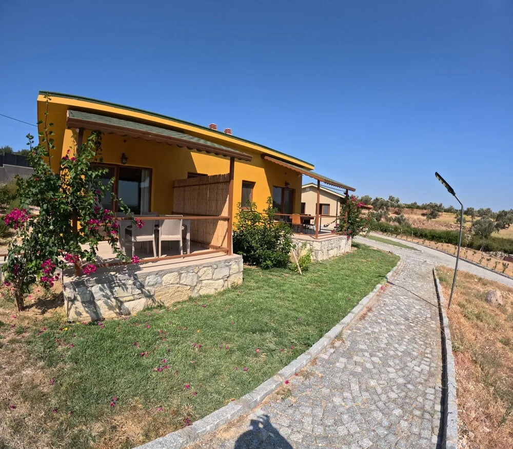 Konaklama yerinin ön cephesi