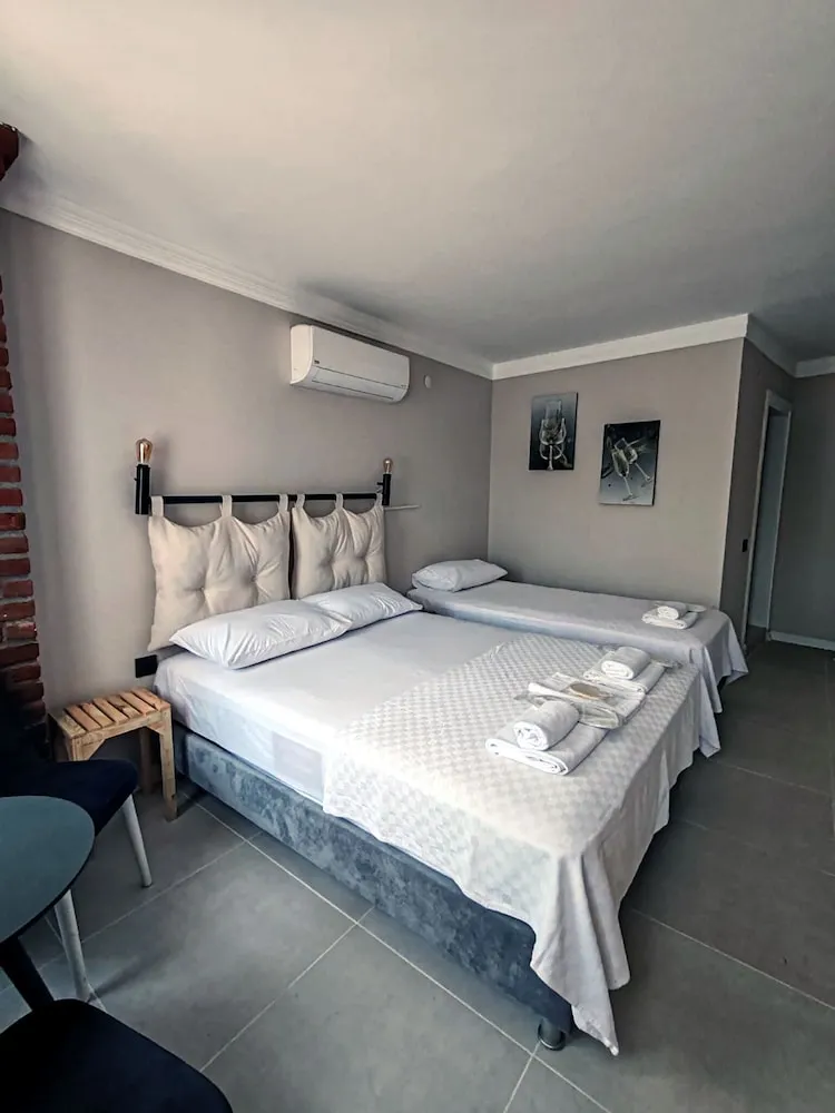 Deluxe Üç Kişilik Oda