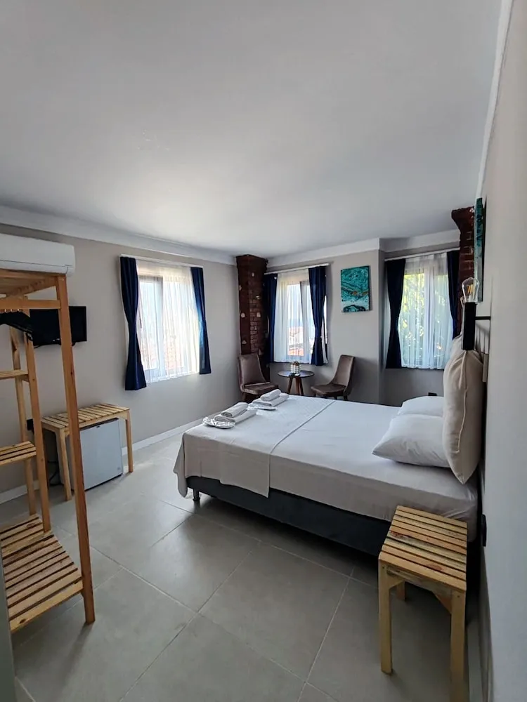 Deluxe Tek Büyük Yataklı Oda
