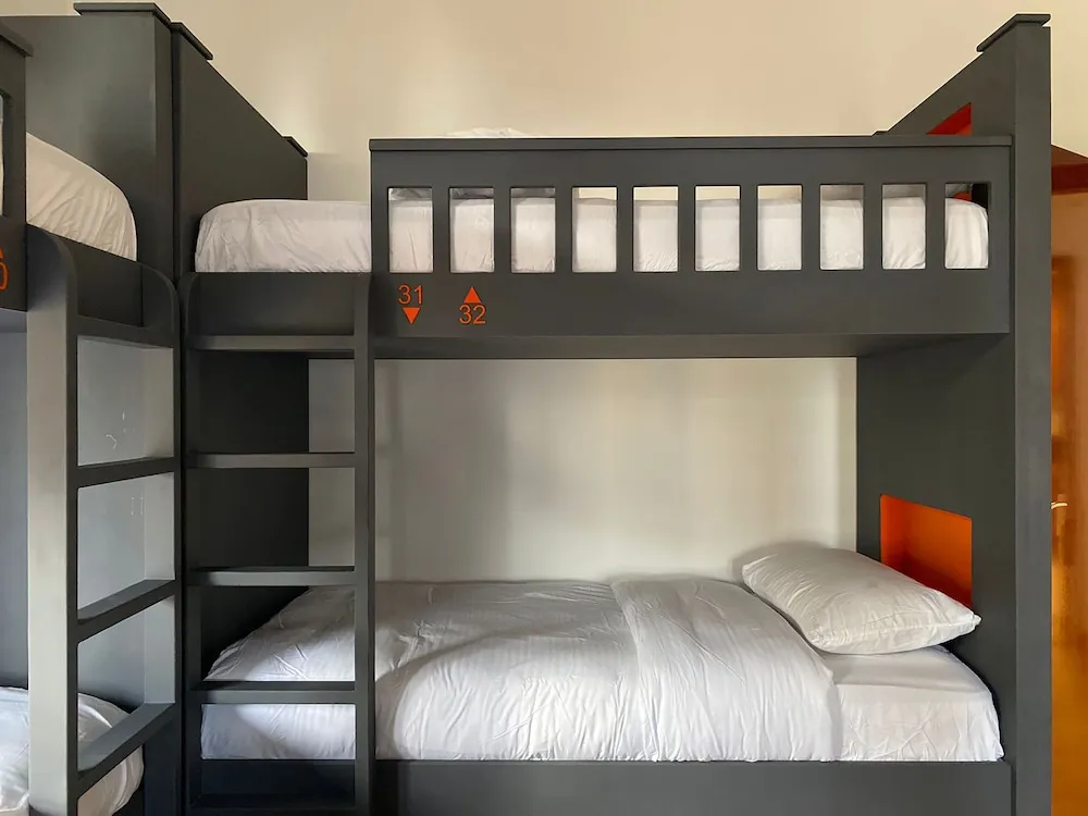 Comfort Ortak Ranzalı Oda, Sadece kadınlar için, Marina Manzaralı