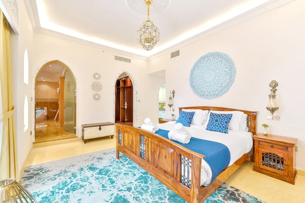 Deluxe 3BR Apartment plus maids room