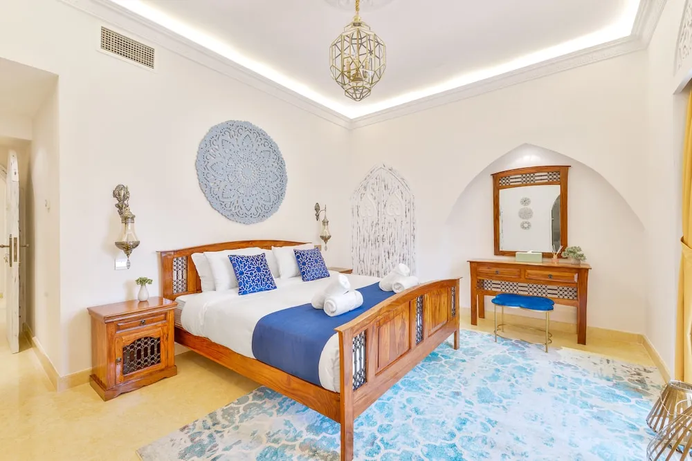 Deluxe 3BR Apartment plus maids room