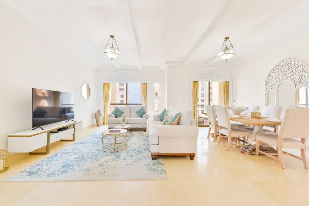 Deluxe 3BR Apartment plus maids room