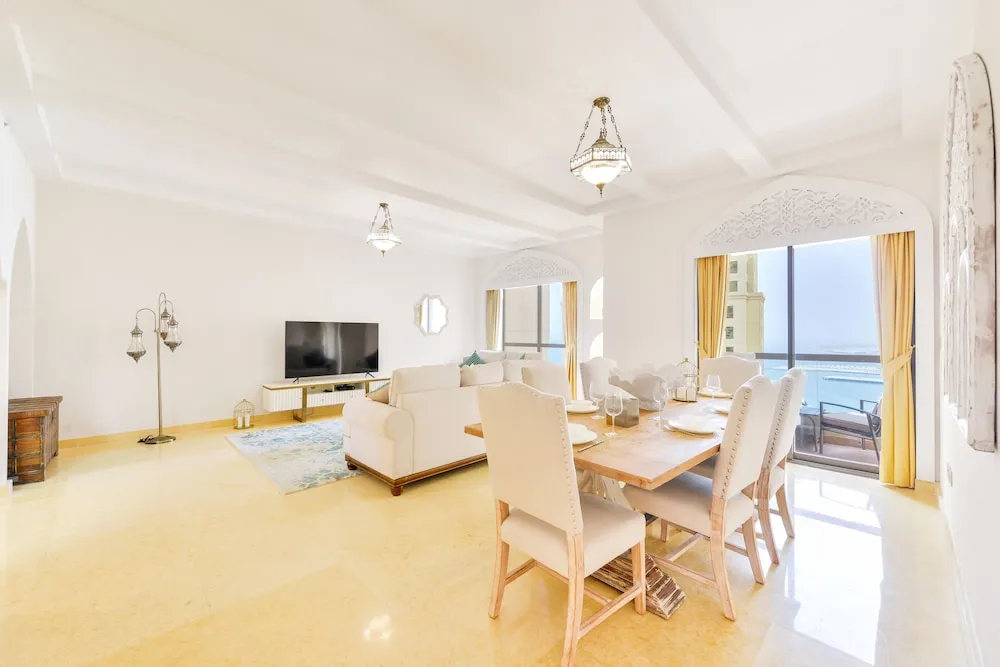Deluxe 3BR Apartment plus maids room