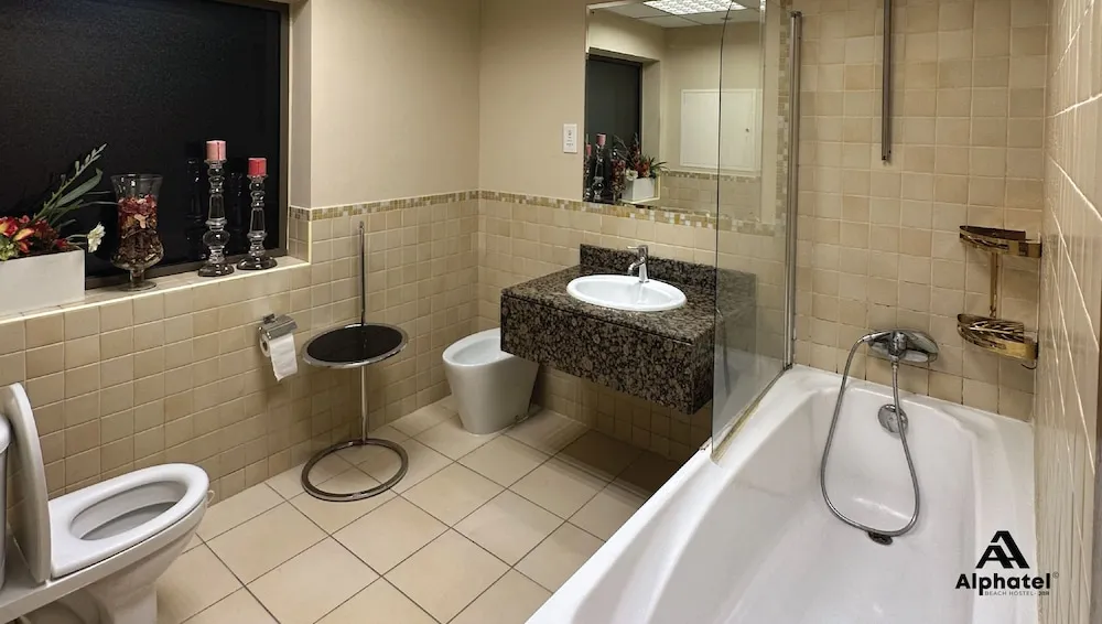 Shared Dormitory, 12-bed Mixed Dorm, R3