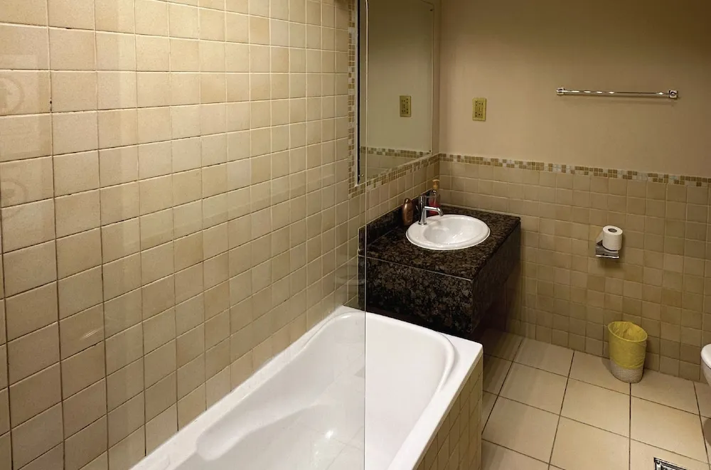 Shared Dormitory, 6-bed Mixed Dorm, R1