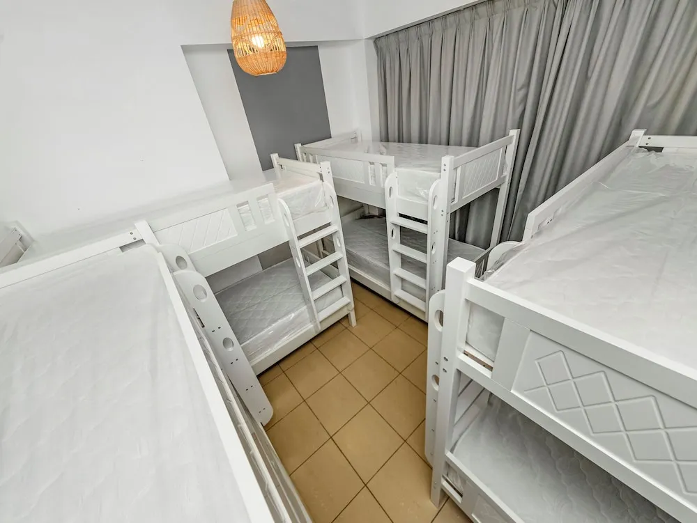 Luxury Ortak Ranzalı Oda, Birden Çok Yatak, Kısmi Deniz Manzaralı