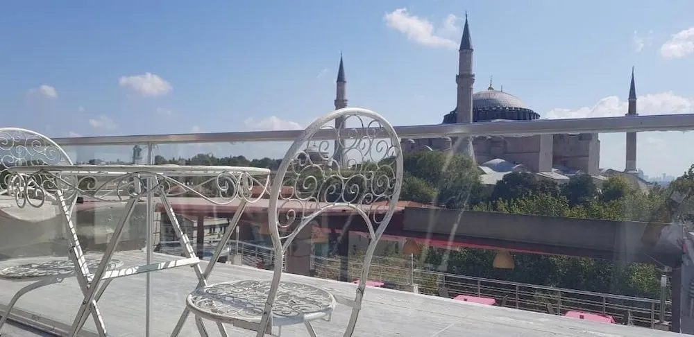 Büyük Yataklı Tek Kişilik Oda, Balkon, Deniz Manzaralı