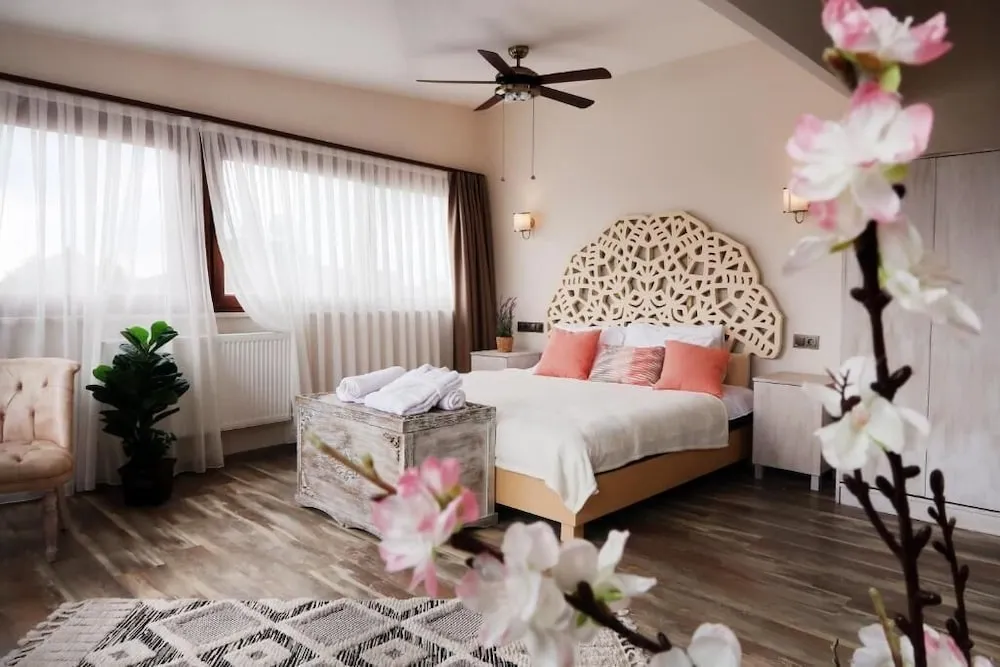 Büyük Yataklı Tek Kişilik Oda, Balkon, Deniz Manzaralı