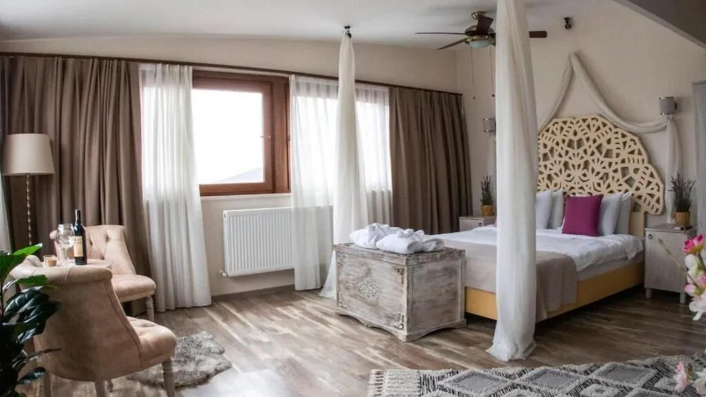 Büyük Yataklı Tek Kişilik Oda, Balkon, Deniz Manzaralı