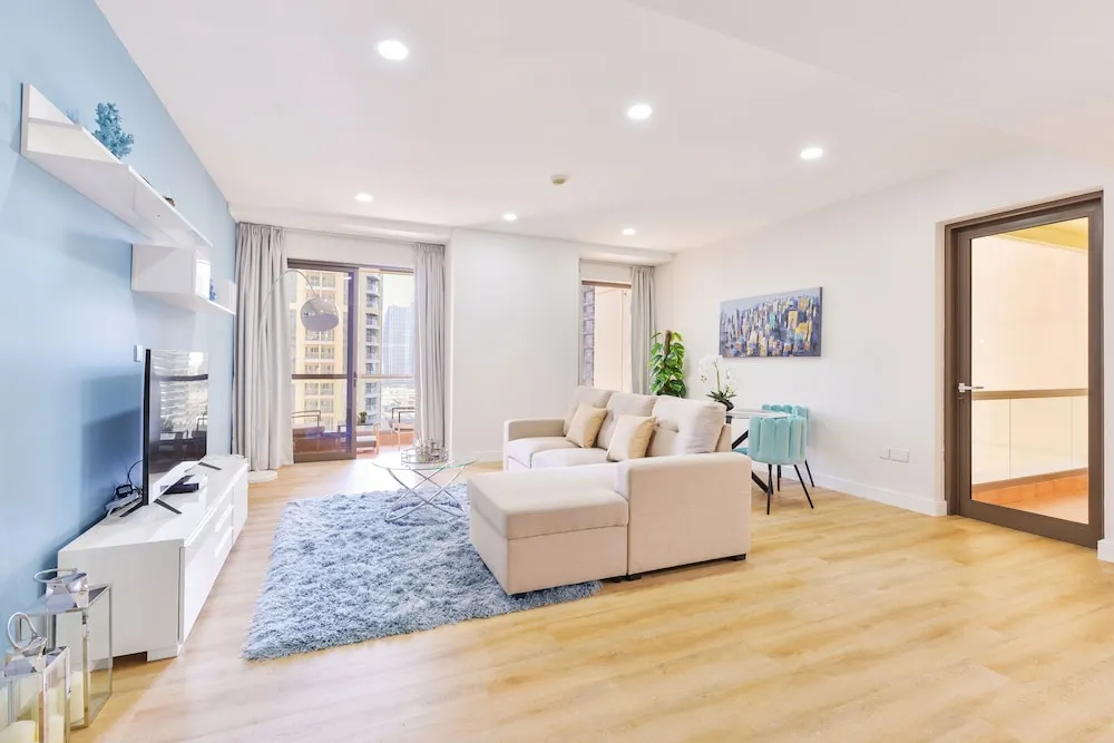 Deluxe 1BR Apartment - Marina View