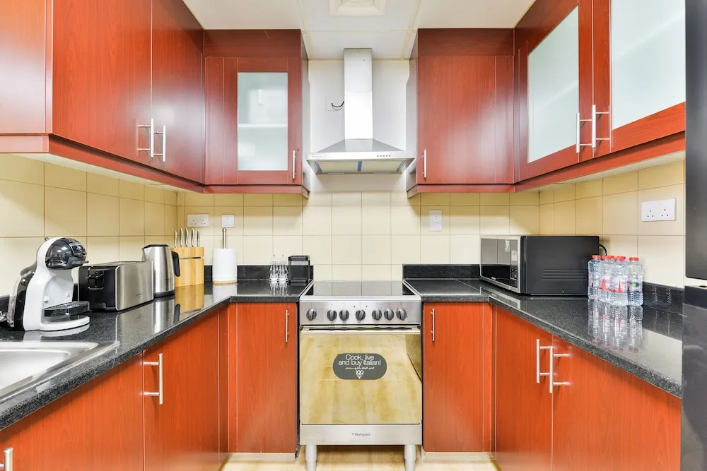Deluxe 1BR Apartment - Marina View