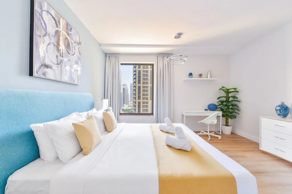 Deluxe 1BR Apartment - Marina View